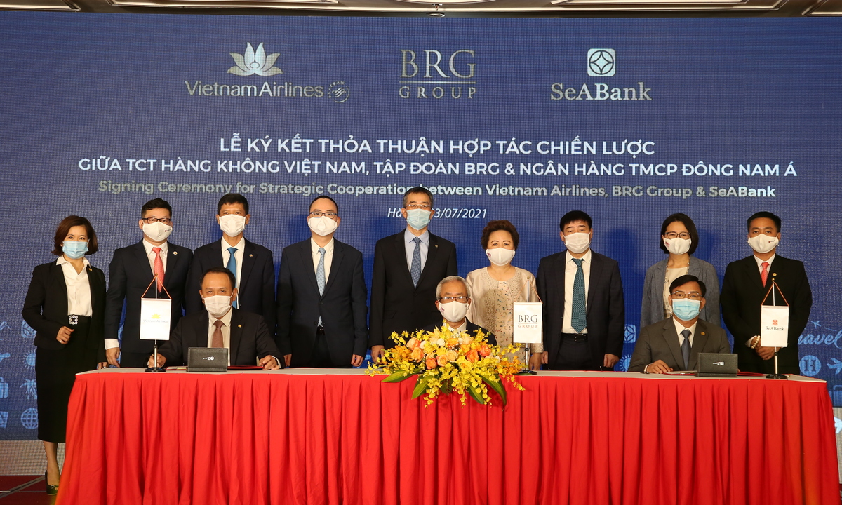 Lễ ký kết giữa Vietnam Airlines và SeAbank