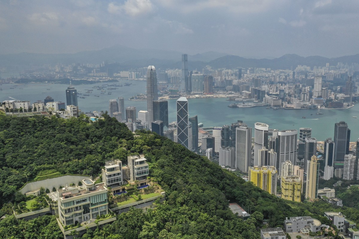 Chính quyền Hong Kong cũng tạo điều kiện cho người mua nhà dễ dàng vay từ ngân hàng hơn