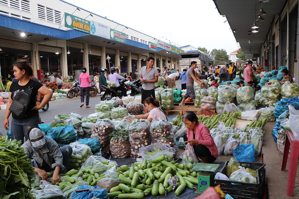 Nắng nóng đỉnh điểm, sức mua các mặt hàng giải nhiệt ở Hà Nội tăng cao